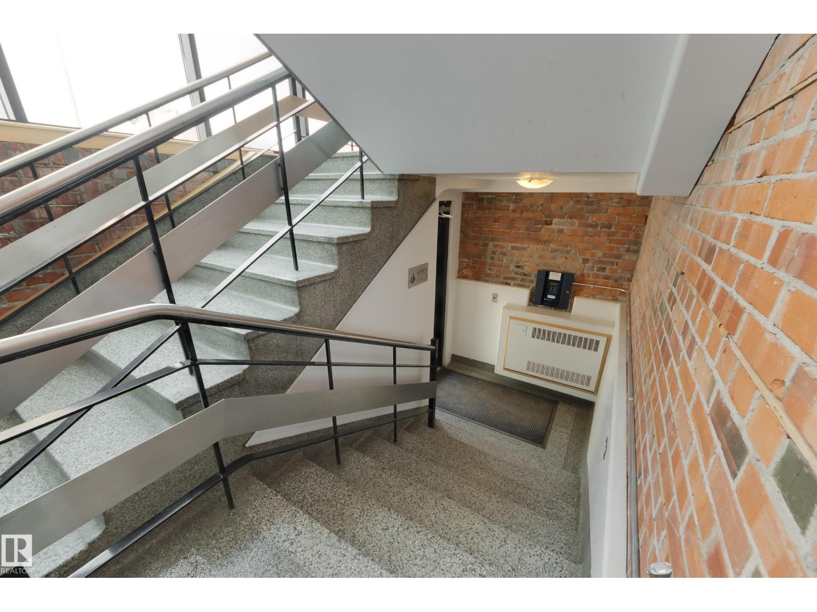 #104 10265 107 ST NW
