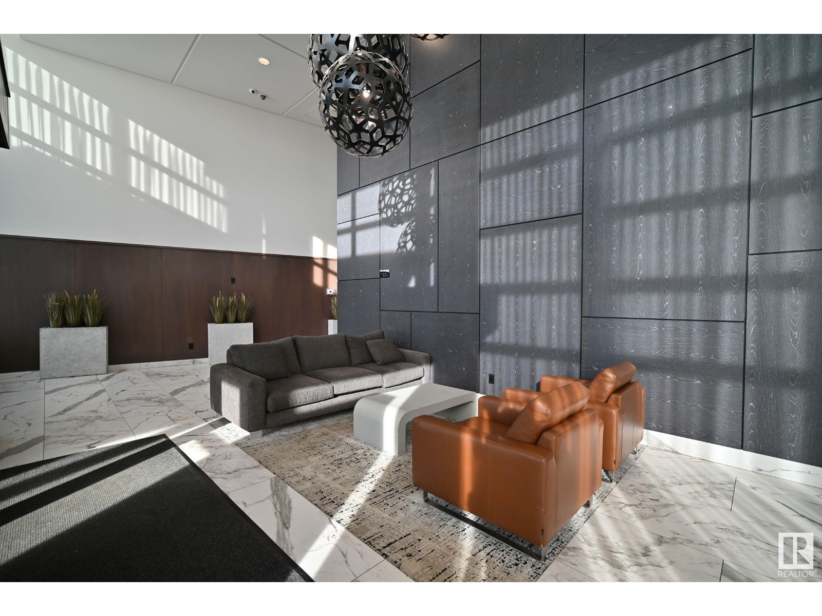 #206 2504 109 ST NW