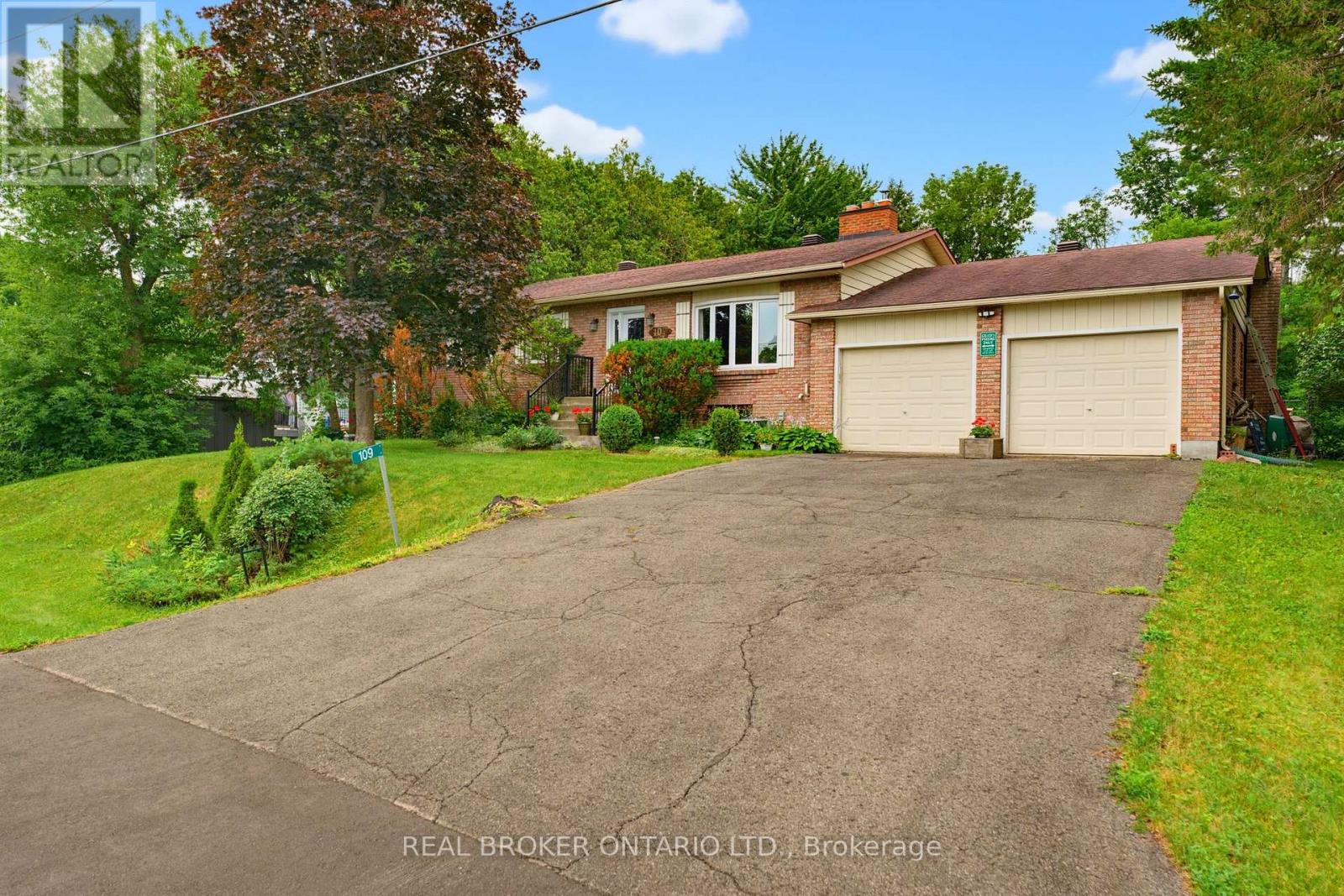 109 HIGHVIEW DRIVE