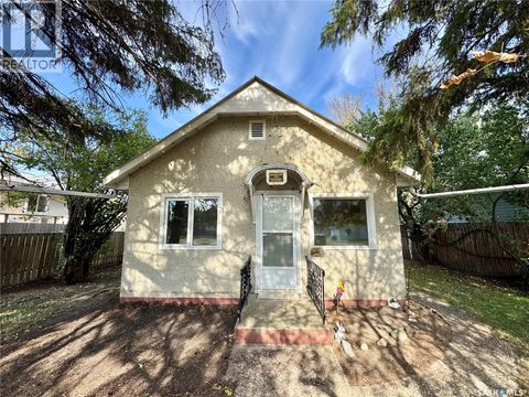 712 6th STREET E Prince Albert SK S6V0N8