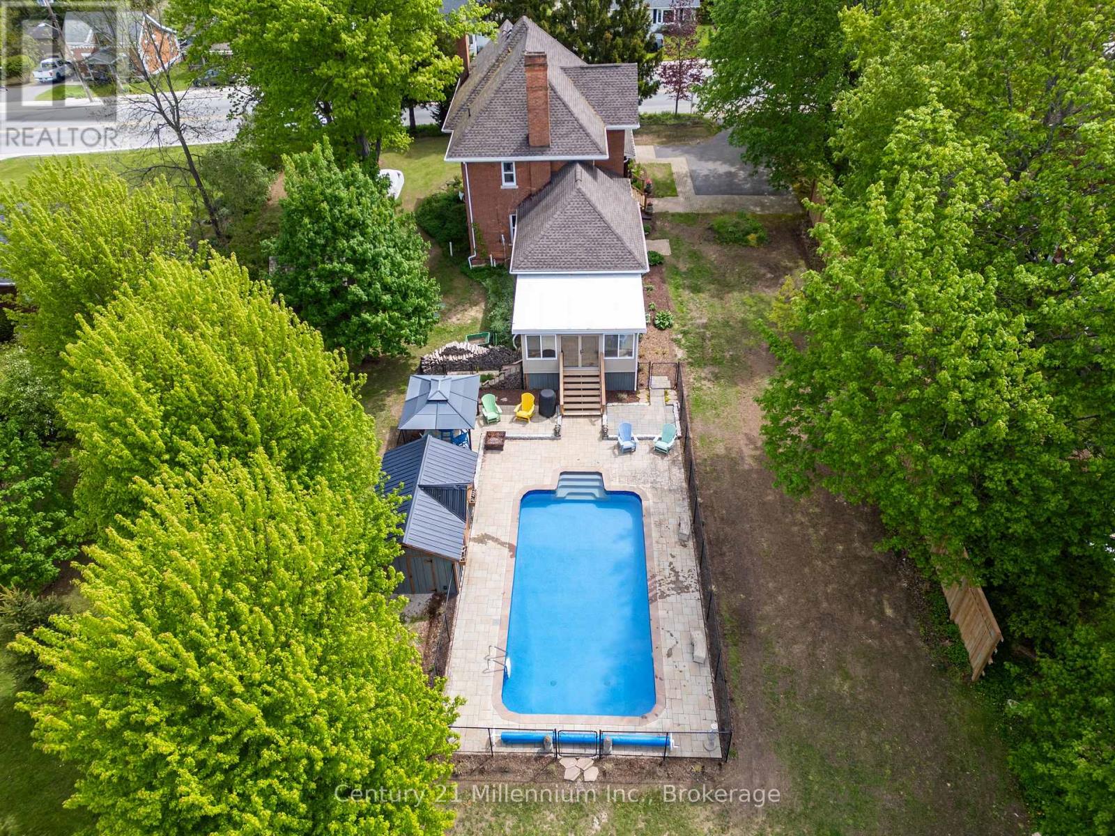 296 GARAFRAXA ST STREET