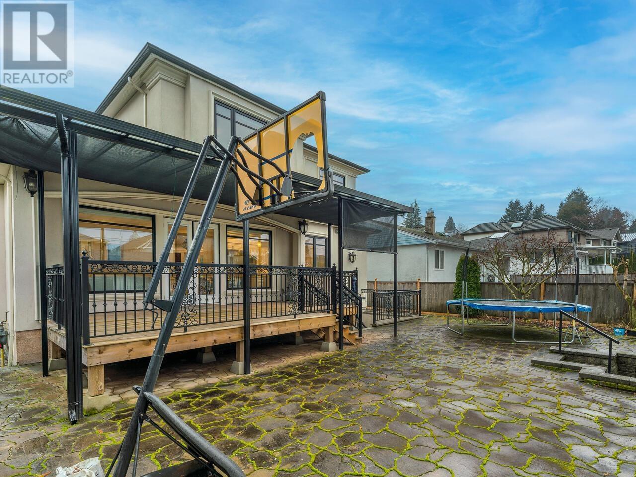 2653 MCBAIN AVENUE