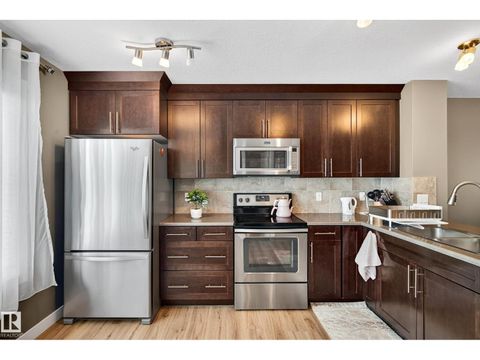 7327 EDGEMONT WY NW Edmonton AB T6M0S1