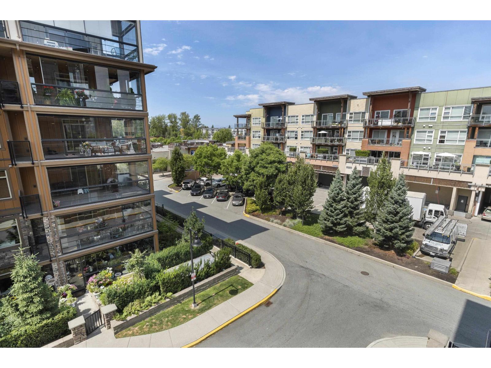 B422 20716 WILLOUGHBY TOWN CENTRE DRIVE