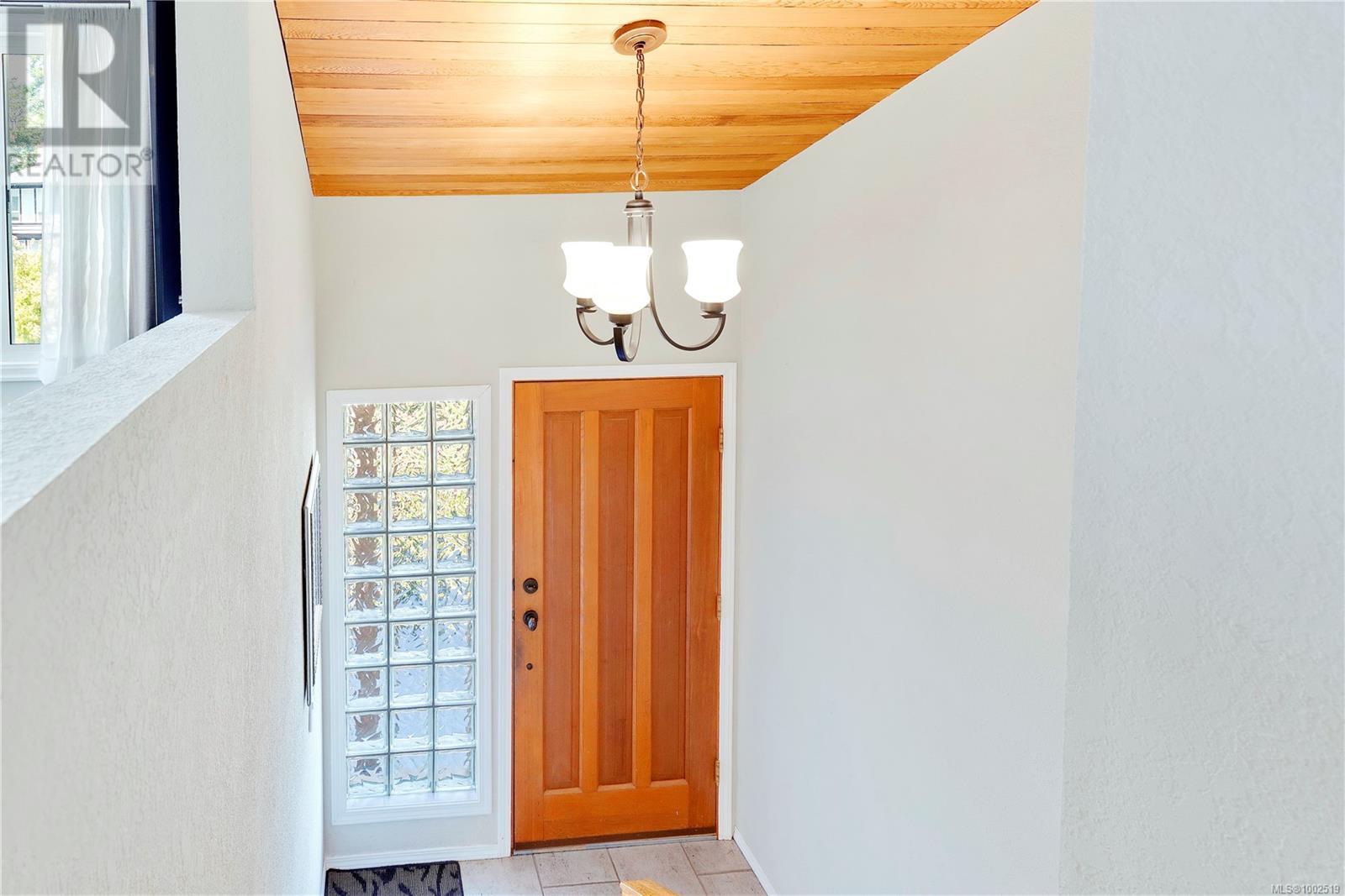 4168 Springridge Cres