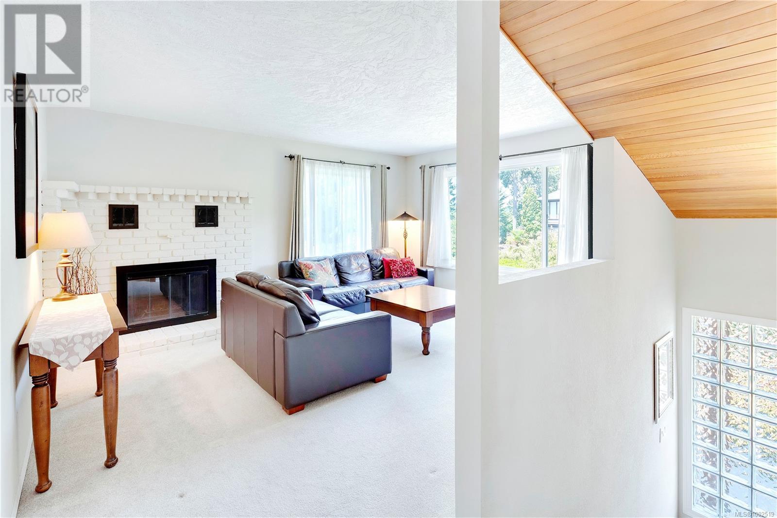 4168 Springridge Cres
