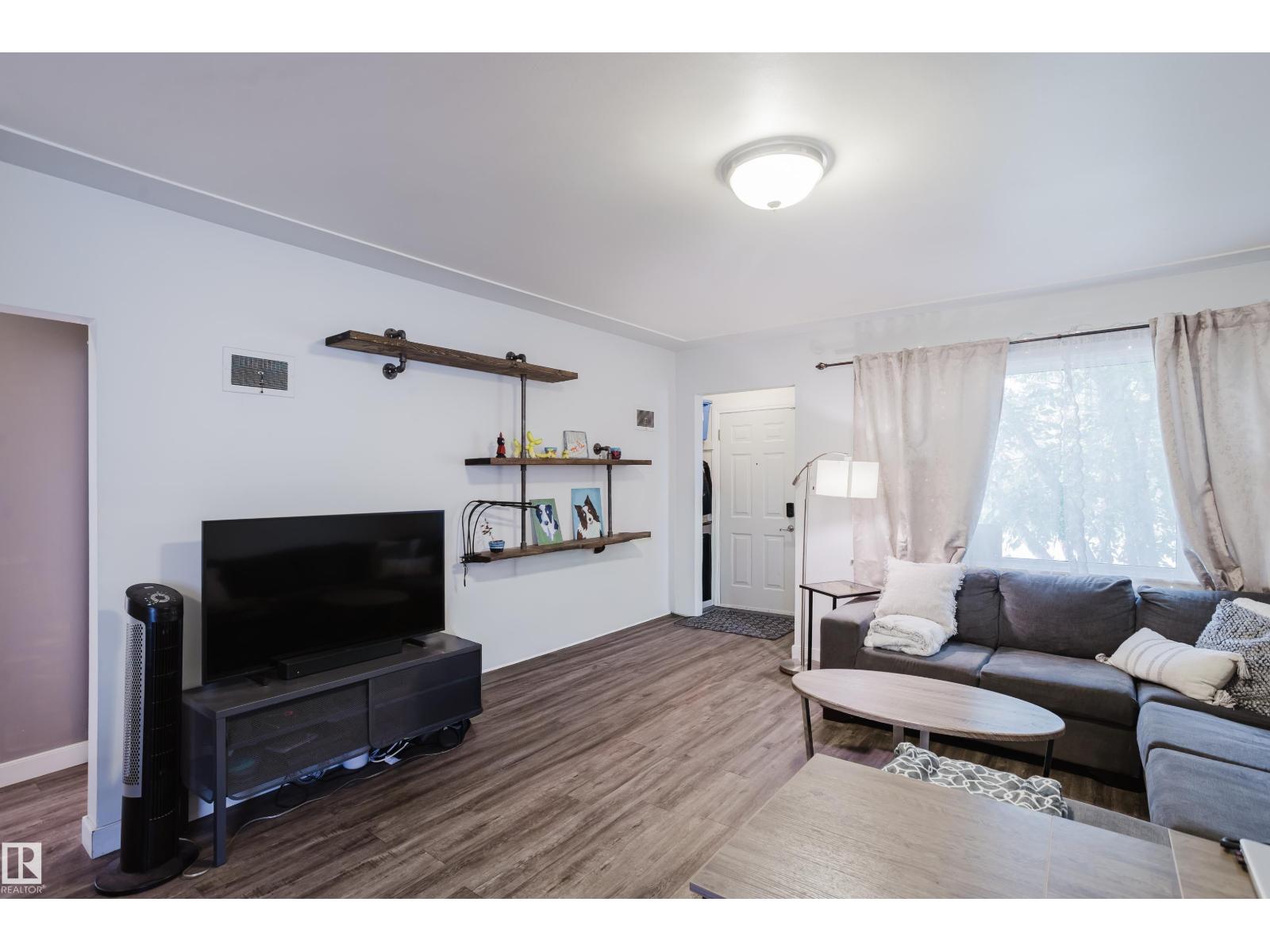 10623 76 AV NW