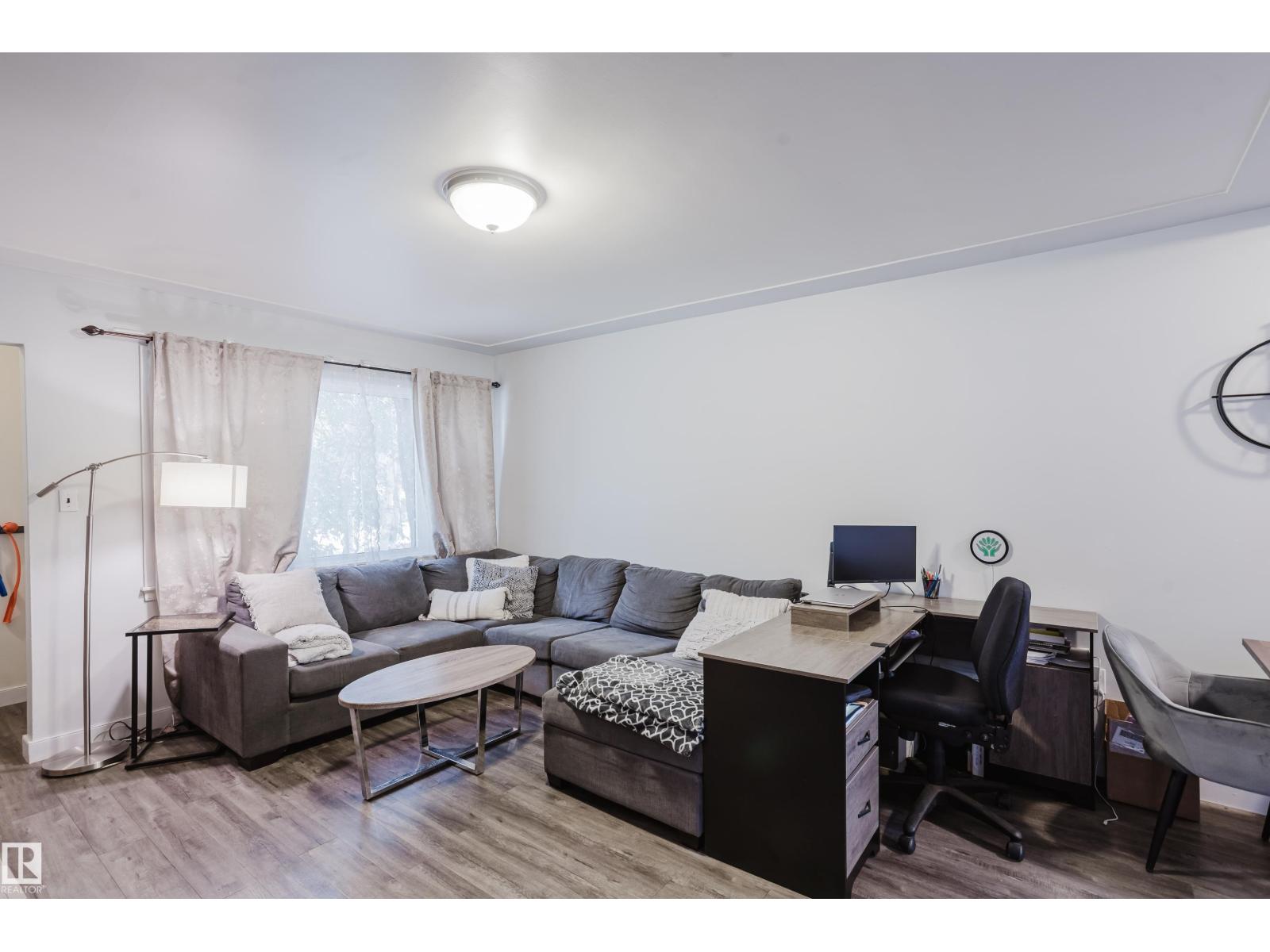 10623 76 AV NW