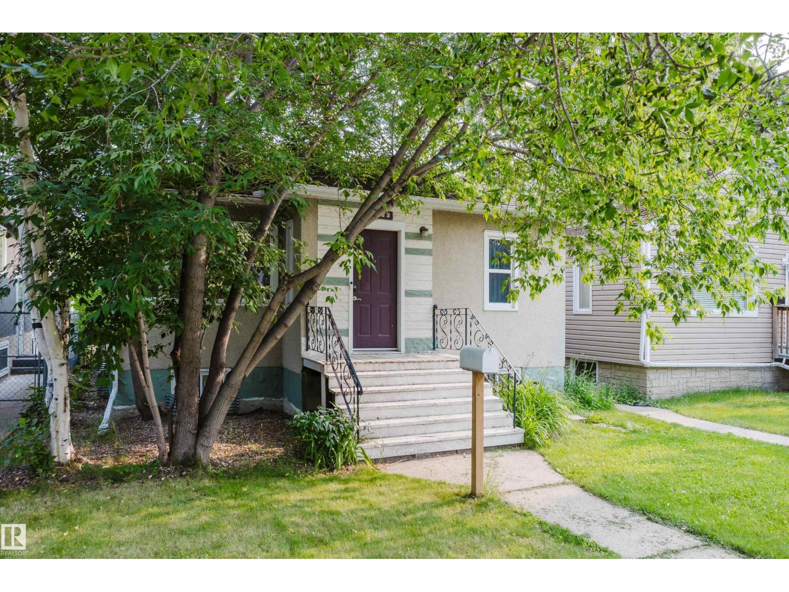 10623 76 AV NW