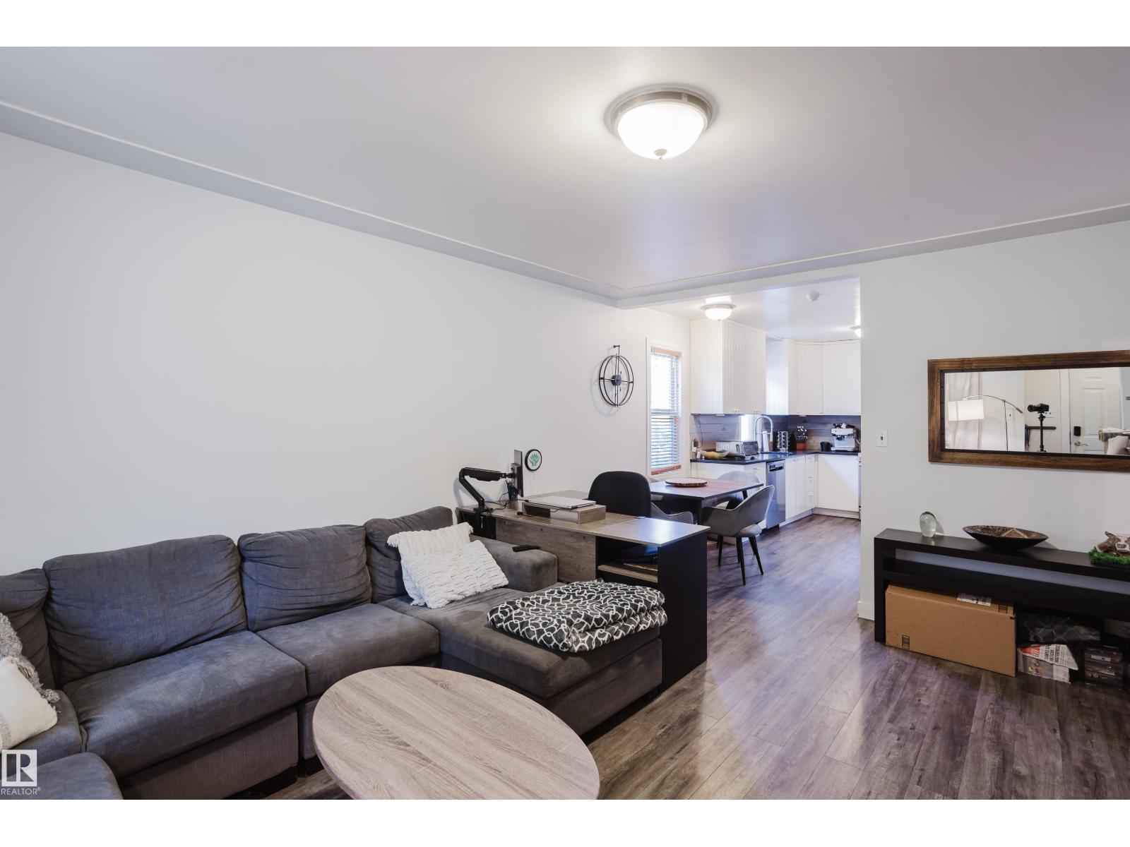 10623 76 AV NW