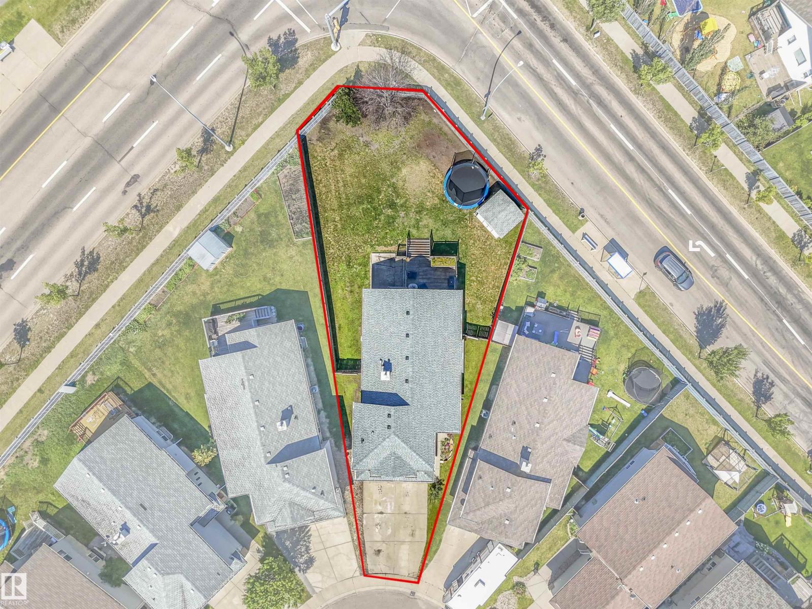 4832 157 AV NW