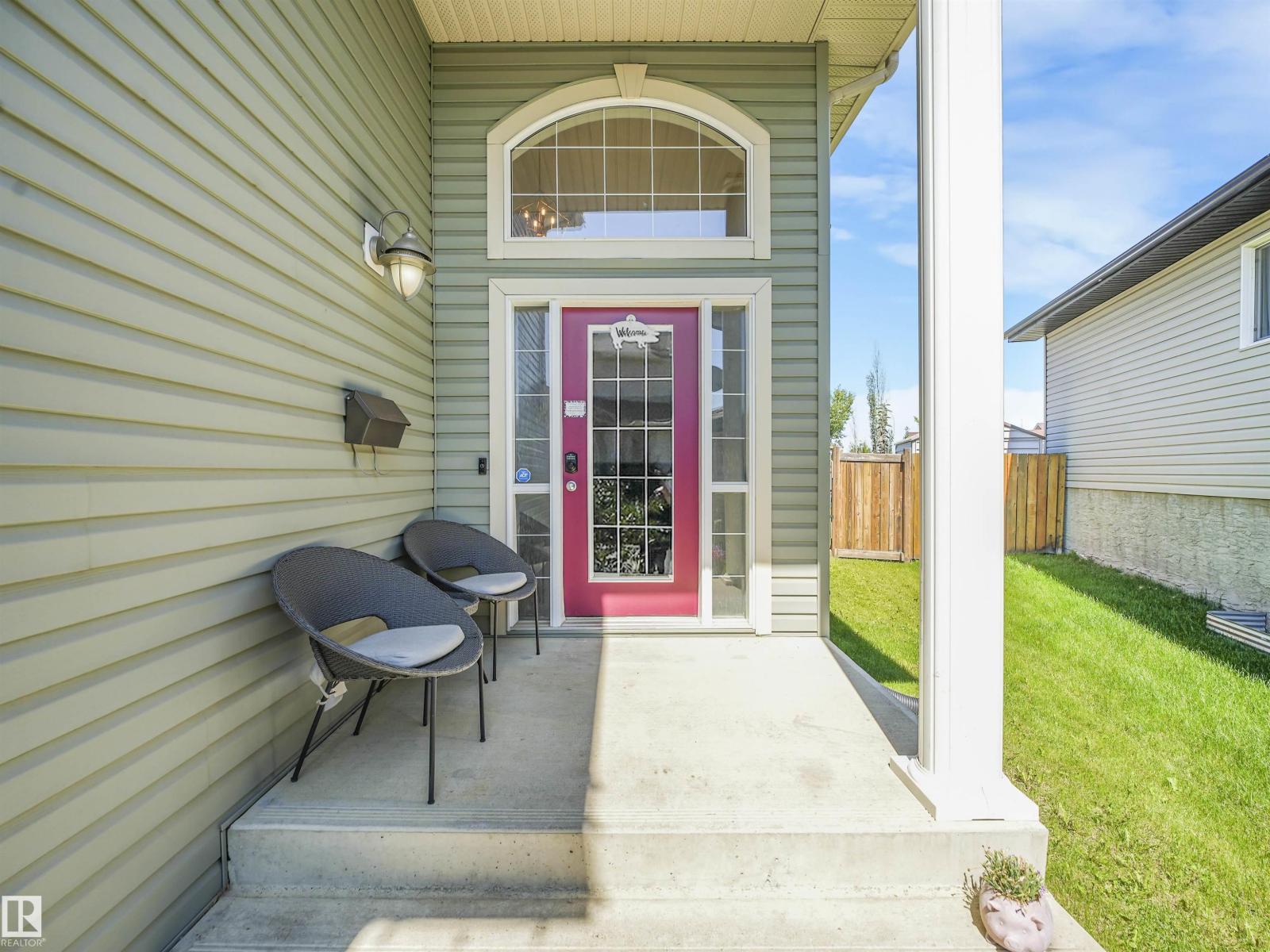 4832 157 AV NW