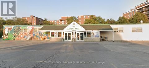 7509 YONGE STREET Markham (Thornhill) ON L3T2E9
