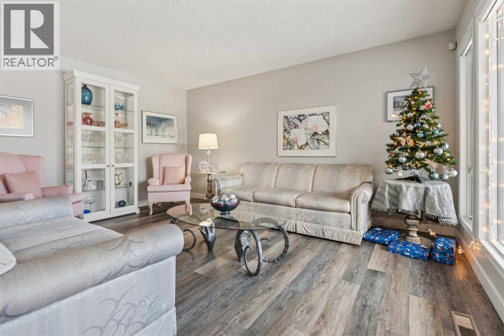 5945 Signal Ridge Heights SW