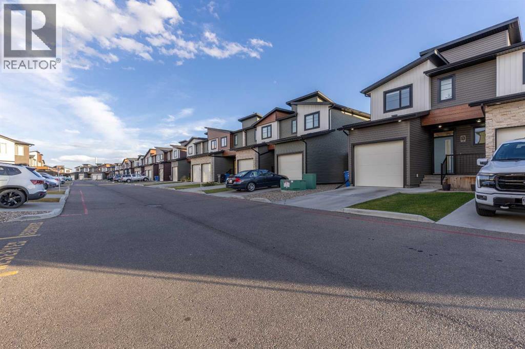 1, 474 Highlands Boulevard W