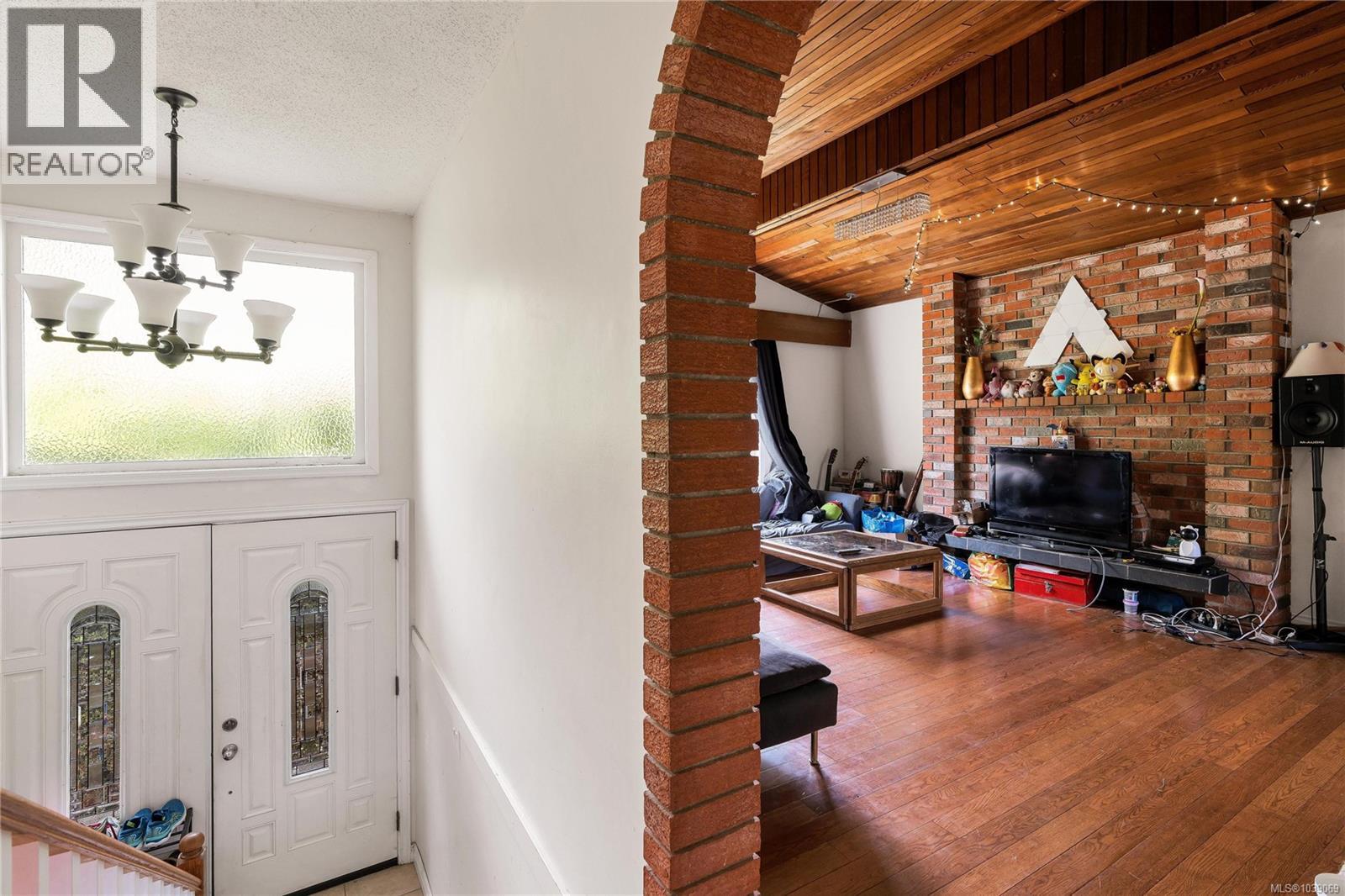 4094 Dawnview Cres