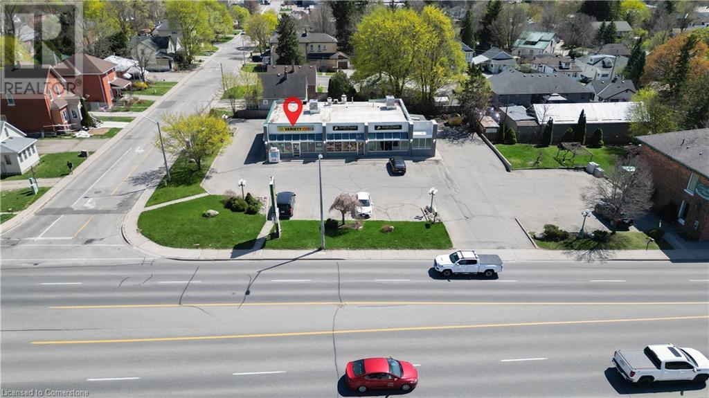 780 DUNDAS Street
