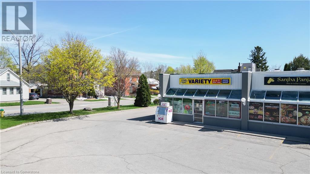 780 DUNDAS Street