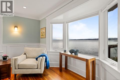 404 Constance Ave Esquimalt BC V9A6N3