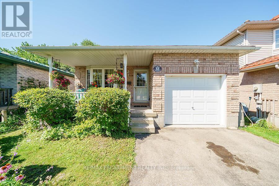 53 CASTLEBURY DRIVE