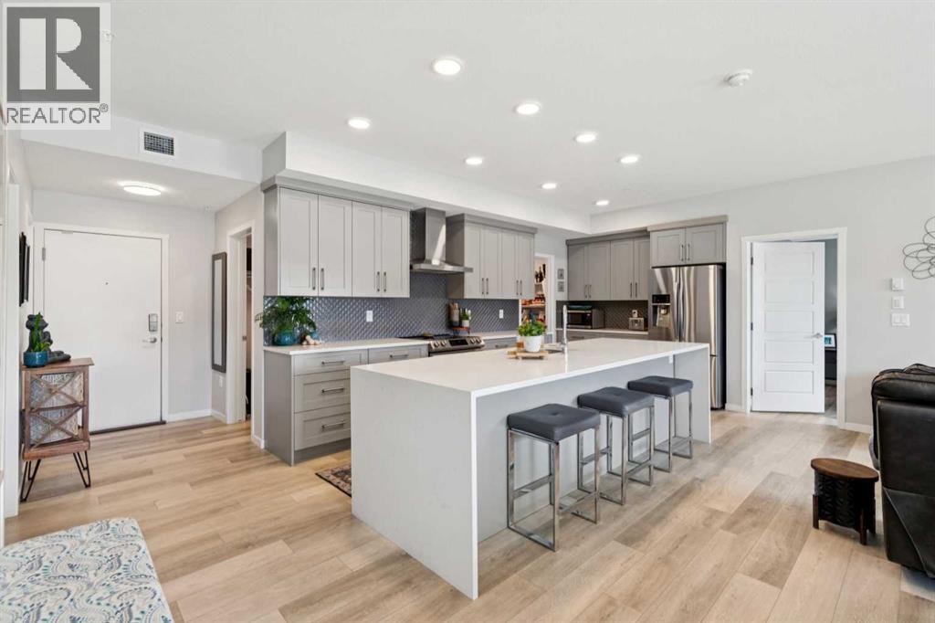 110, 40 Carrington Plaza NW