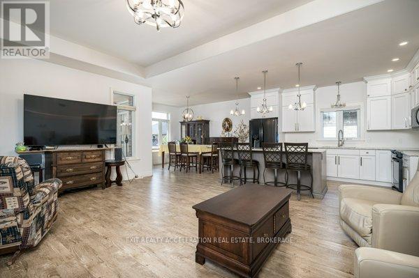 10 BRIARWOOD CRESCENT