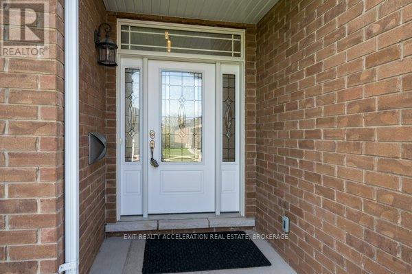 10 BRIARWOOD CRESCENT
