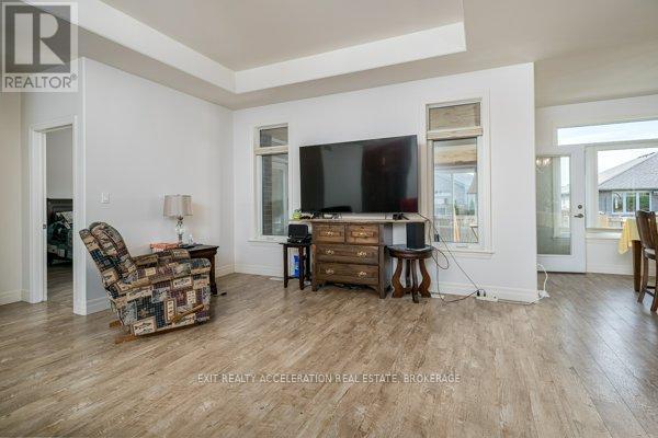 10 BRIARWOOD CRESCENT