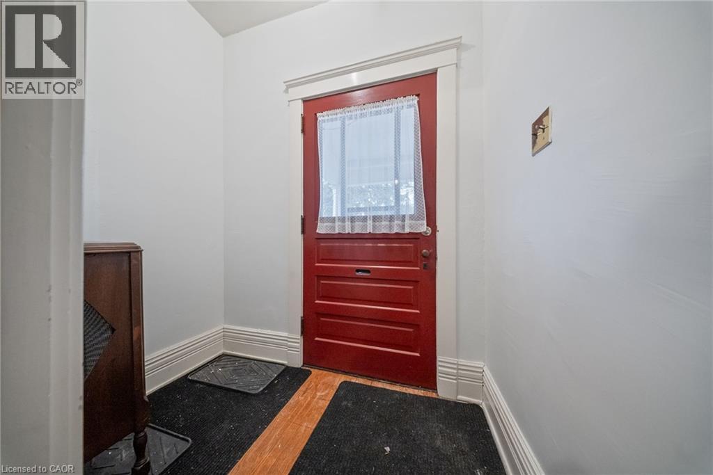 41 WELLINGTON Street S