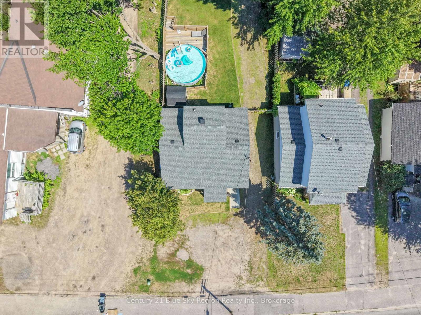 554 LAKESHORE DRIVE