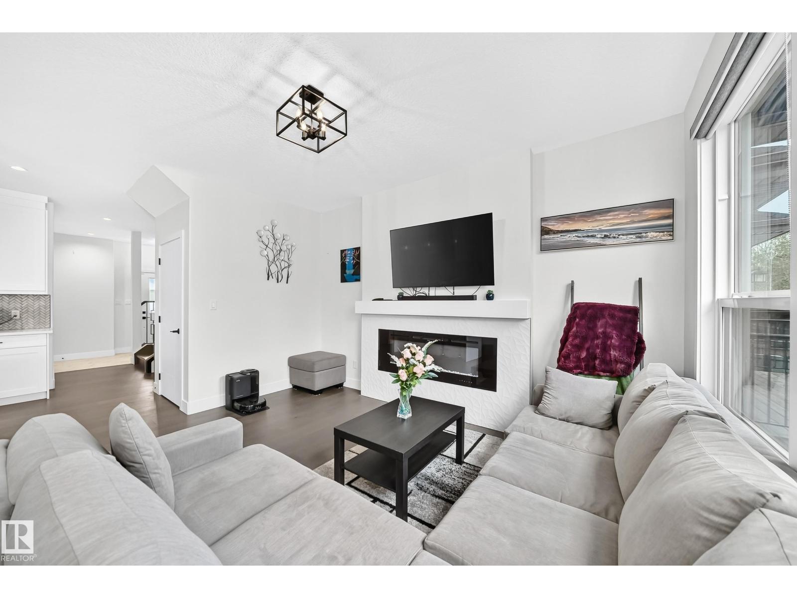 22270 99A AV NW