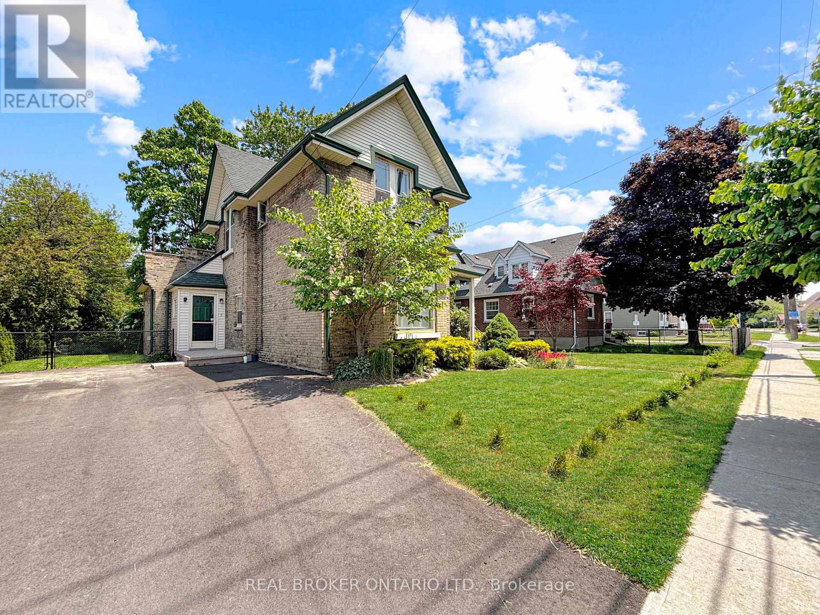 131 TERRACE HILL STREET