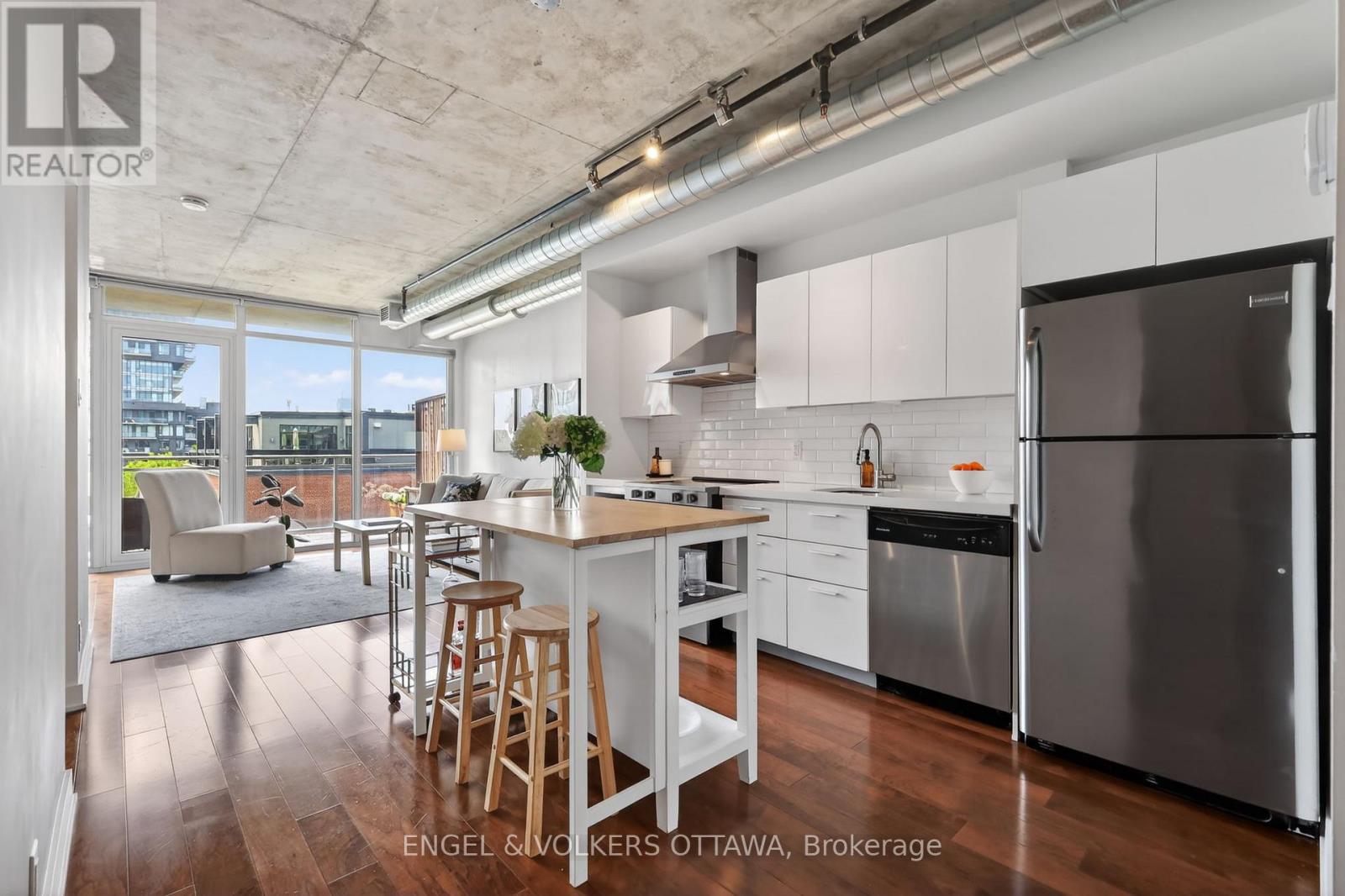 533 - 340 MCLEOD STREET