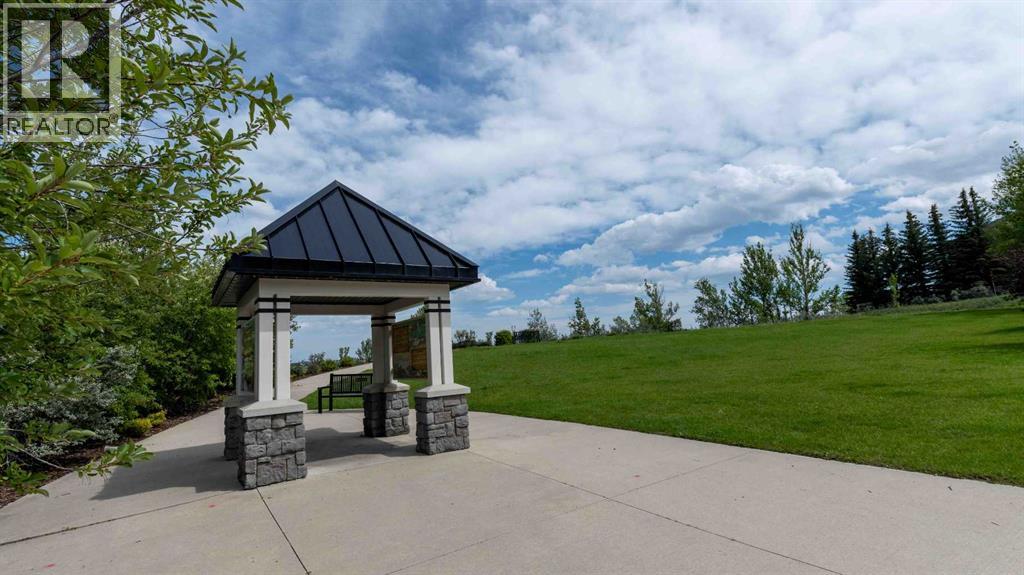 87 Kincora Drive NW