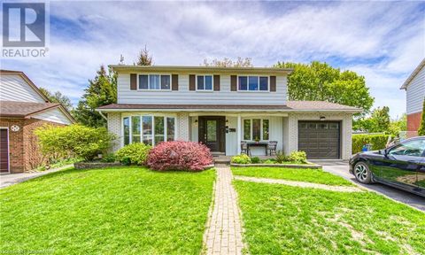92 PINEHURST Crescent Kitchener ON N2N1E4