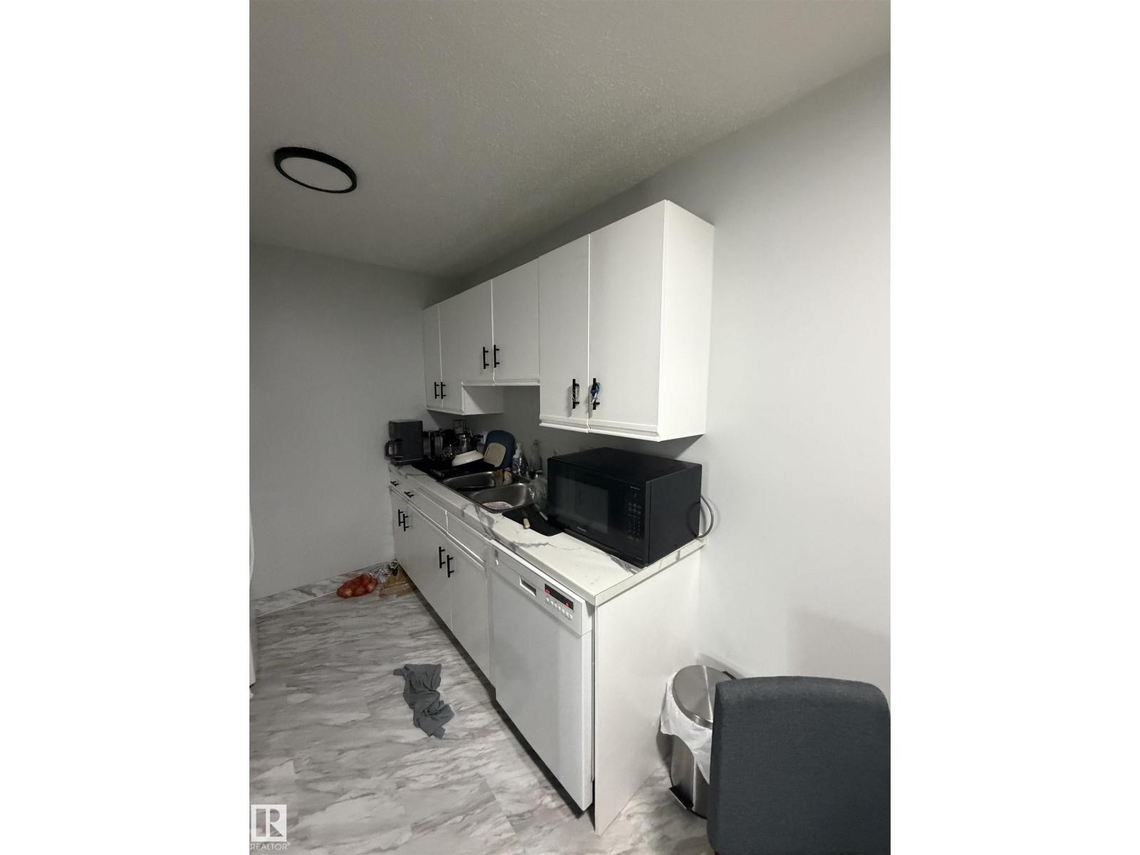 #205 10136 160 ST NW