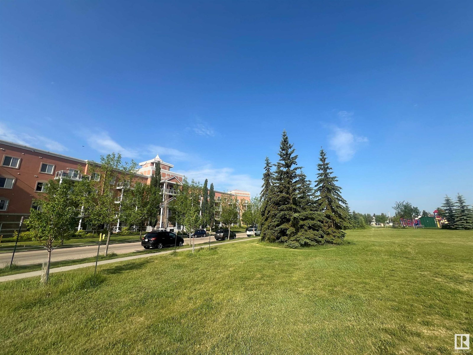 #417 263 MacEwan RD SW SW