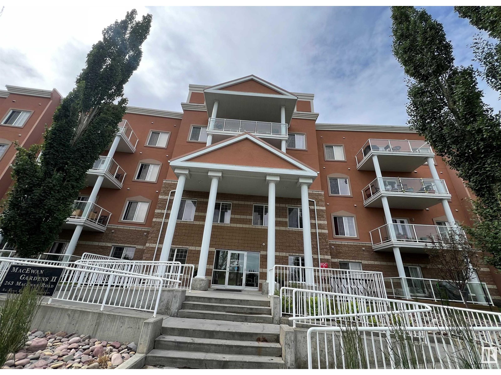 #417 263 MacEwan RD SW SW