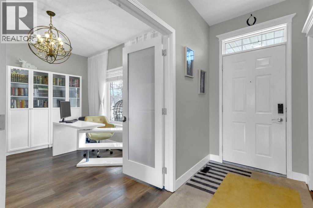 14 Inverness Close SE