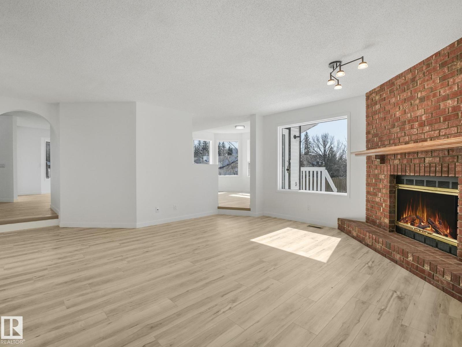 4103 28 AV NW