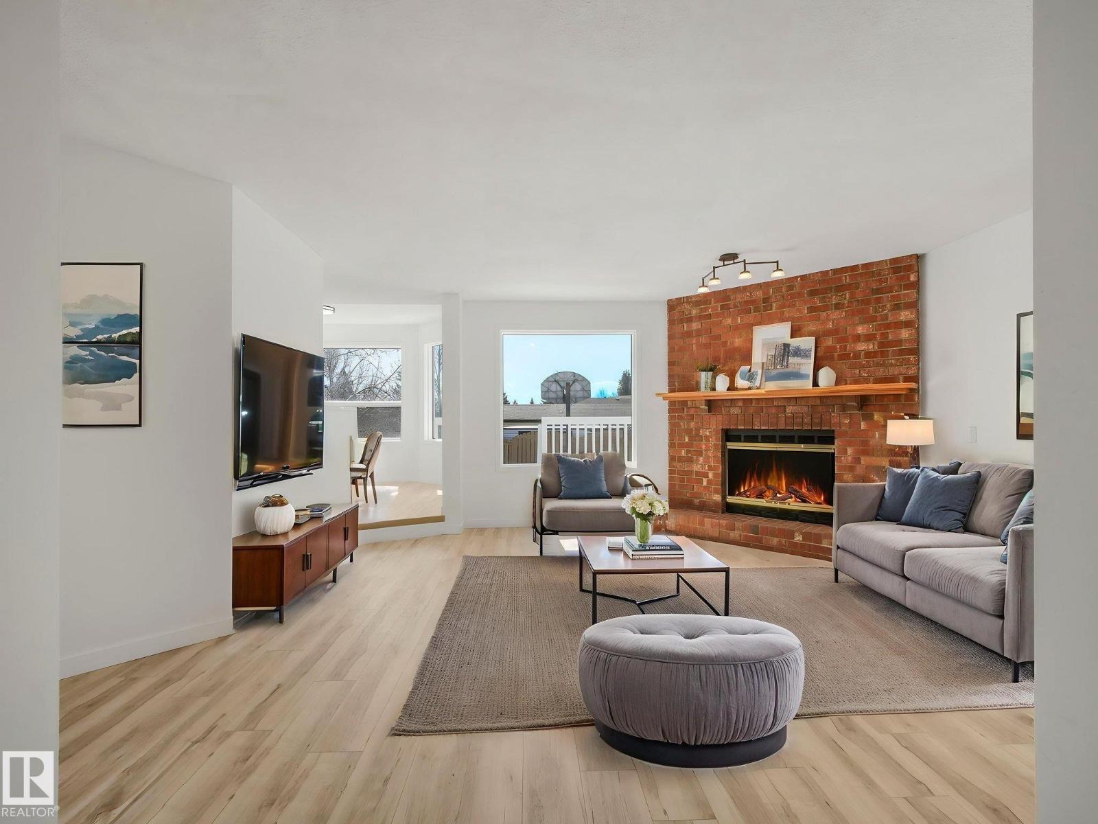 4103 28 AV NW