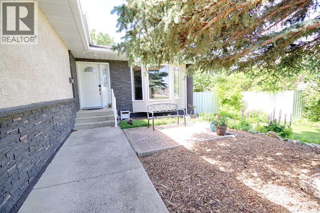 14 Mt Brazeau Road W