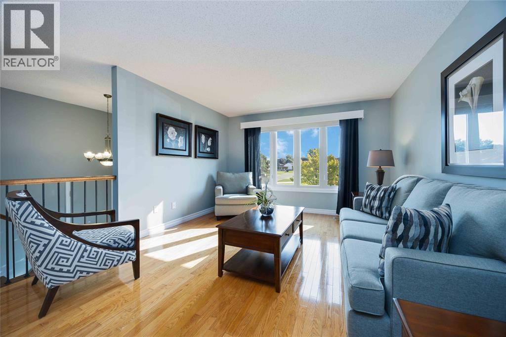 222 THAMES CRESCENT