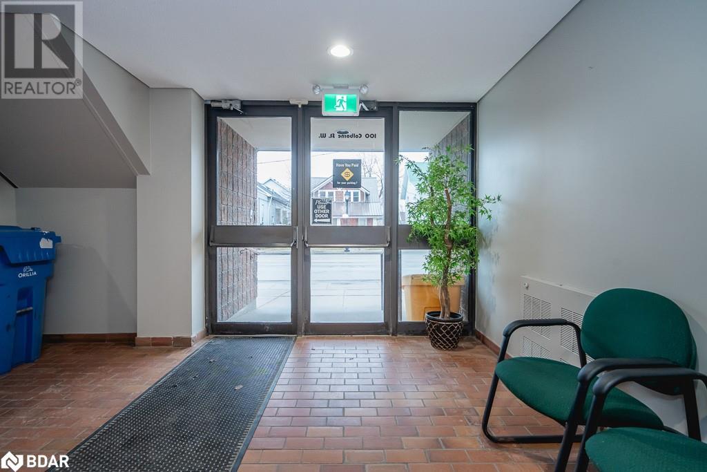100 COLBORNE Street W