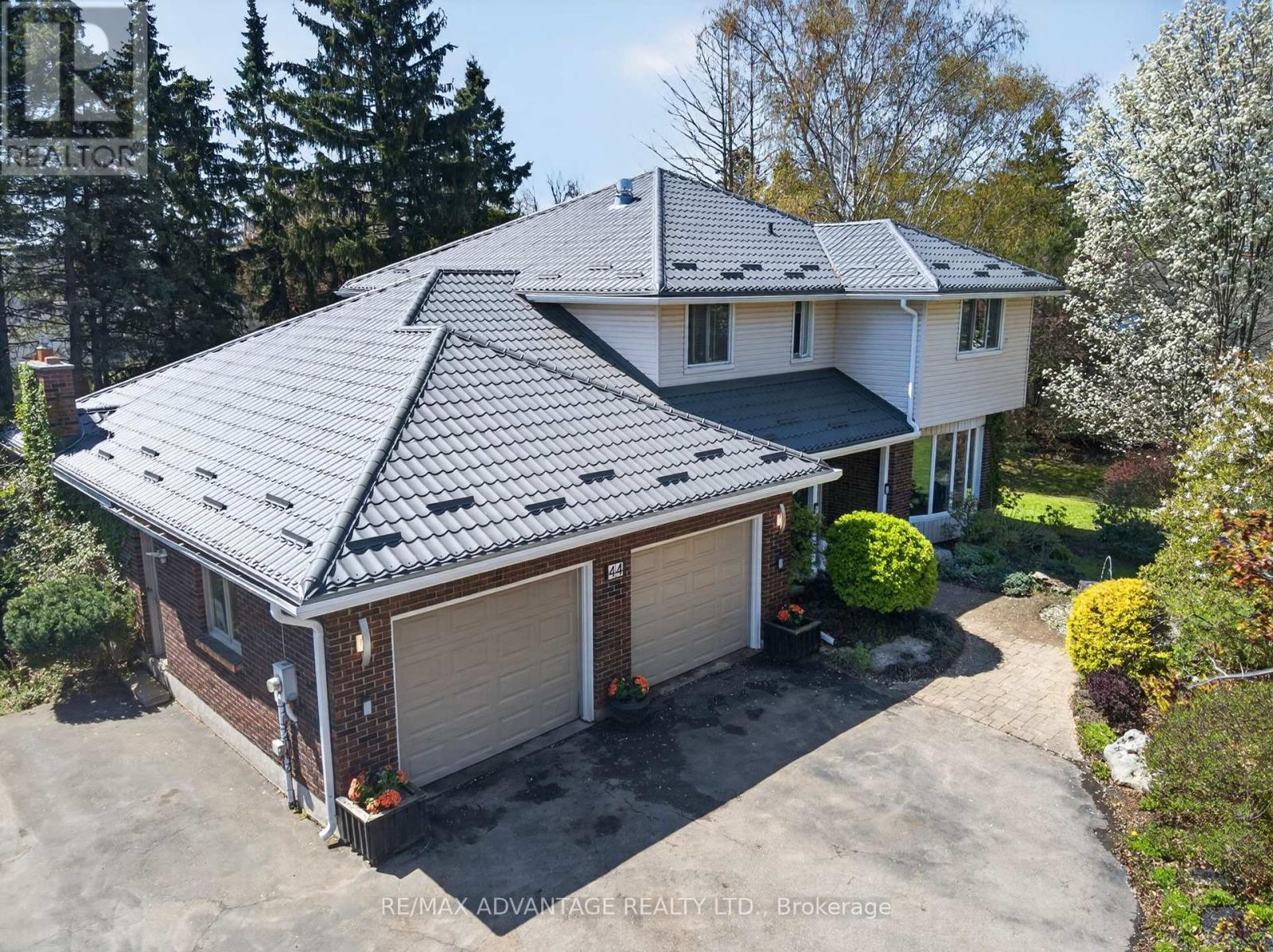 44 NORTHCREST DRIVE