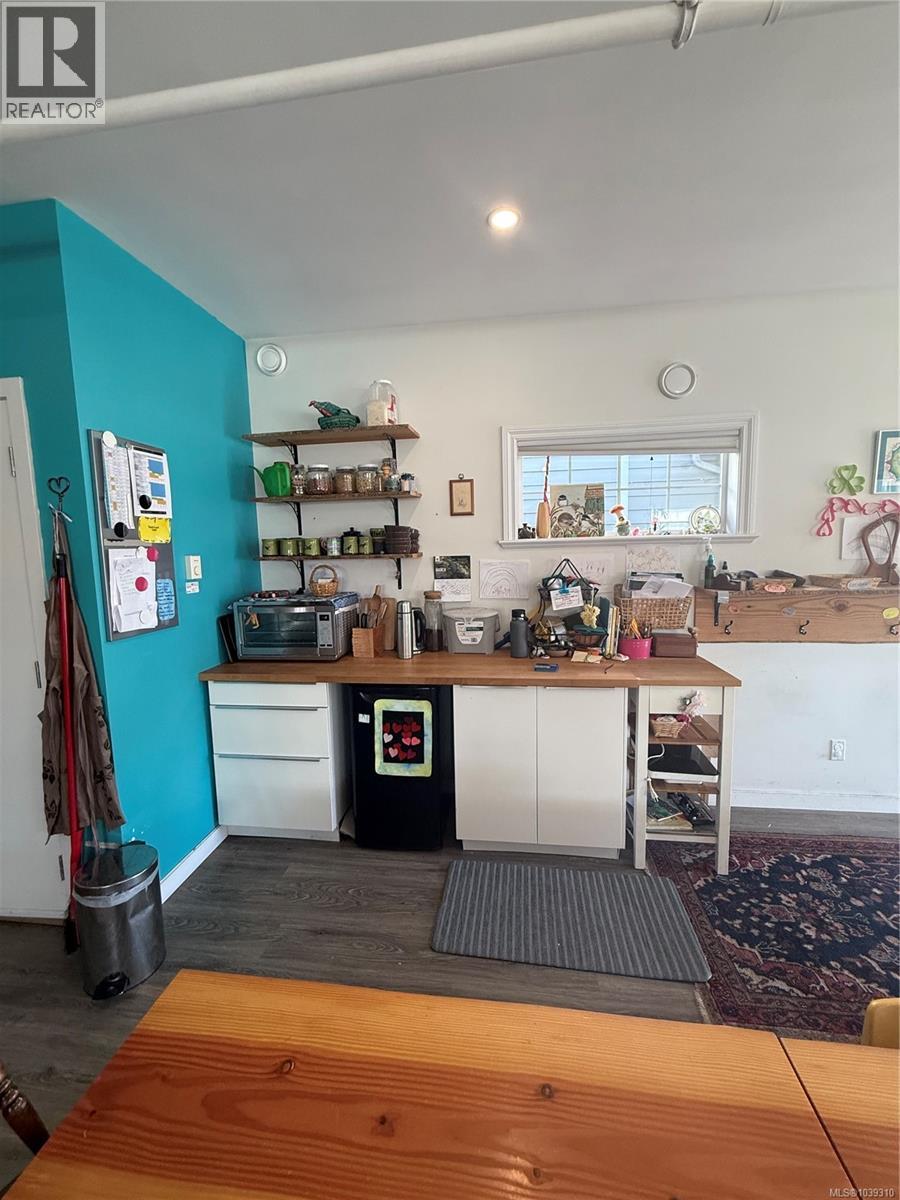 15 1182 Colville Rd