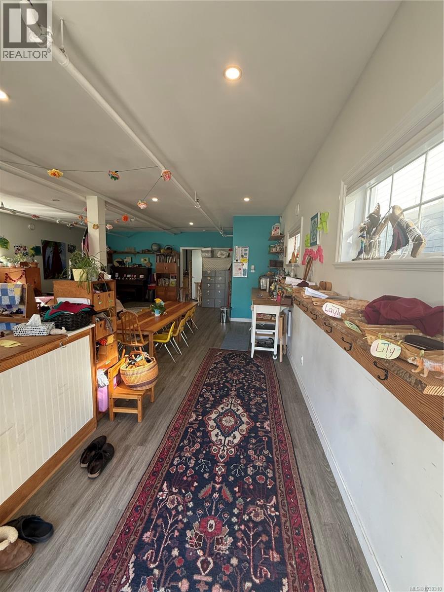 15 1182 Colville Rd