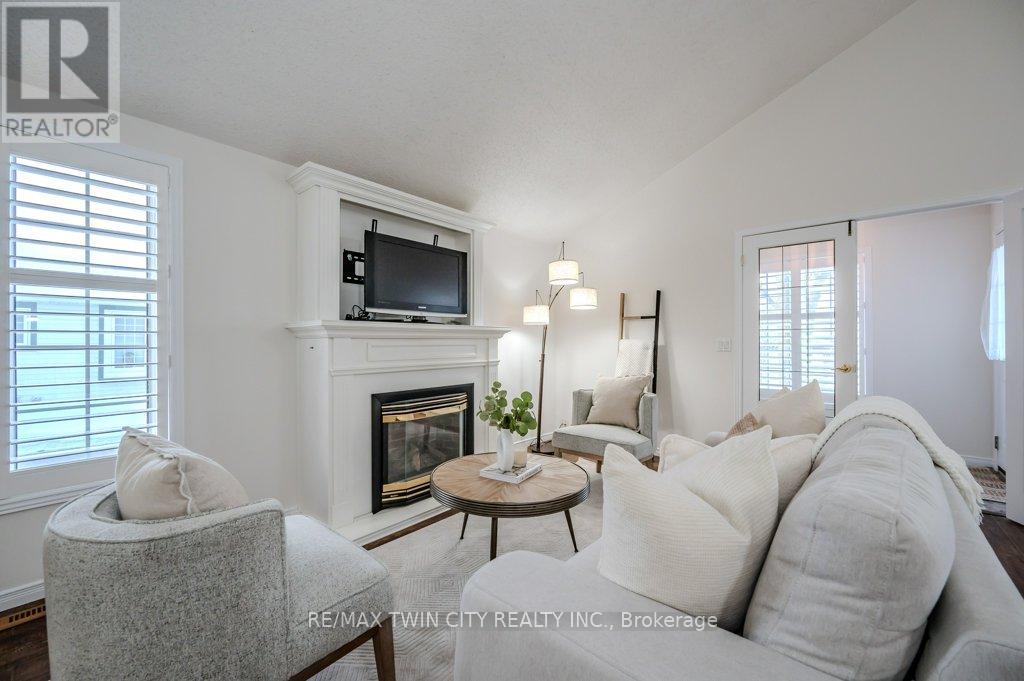 185 WESLEY CRESCENT