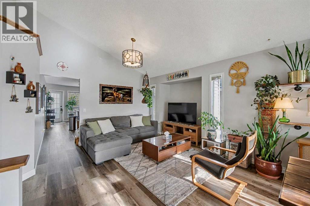 184 Harvest Hills Drive NE