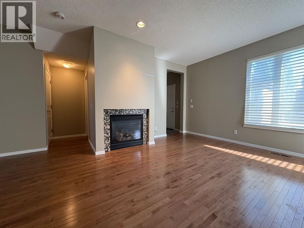 135 Chapalina Square SE